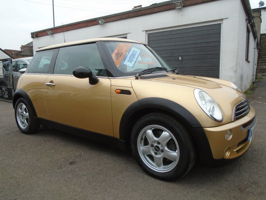 View MINI HATCH ONE AUTOMATIC