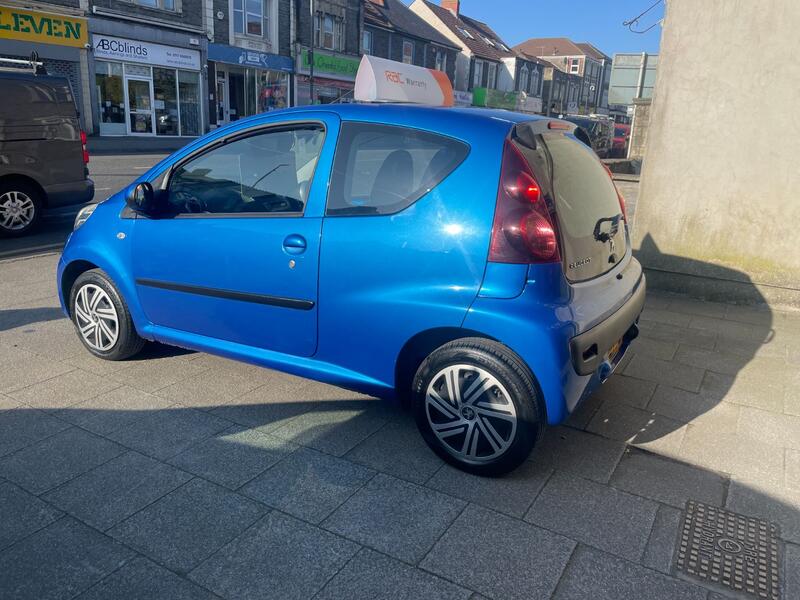 PEUGEOT 107