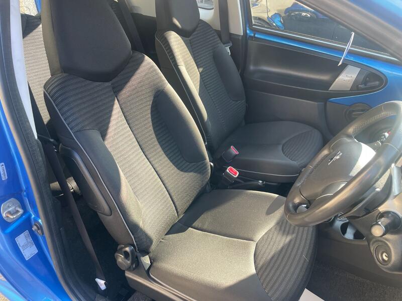 PEUGEOT 107