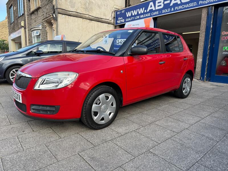 View SKODA FABIA 1.2 HTP 6V 1