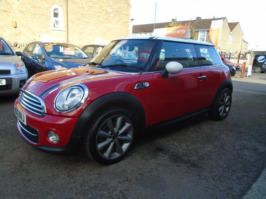 View MINI HATCHBACK DT 113  Cooper London 2012